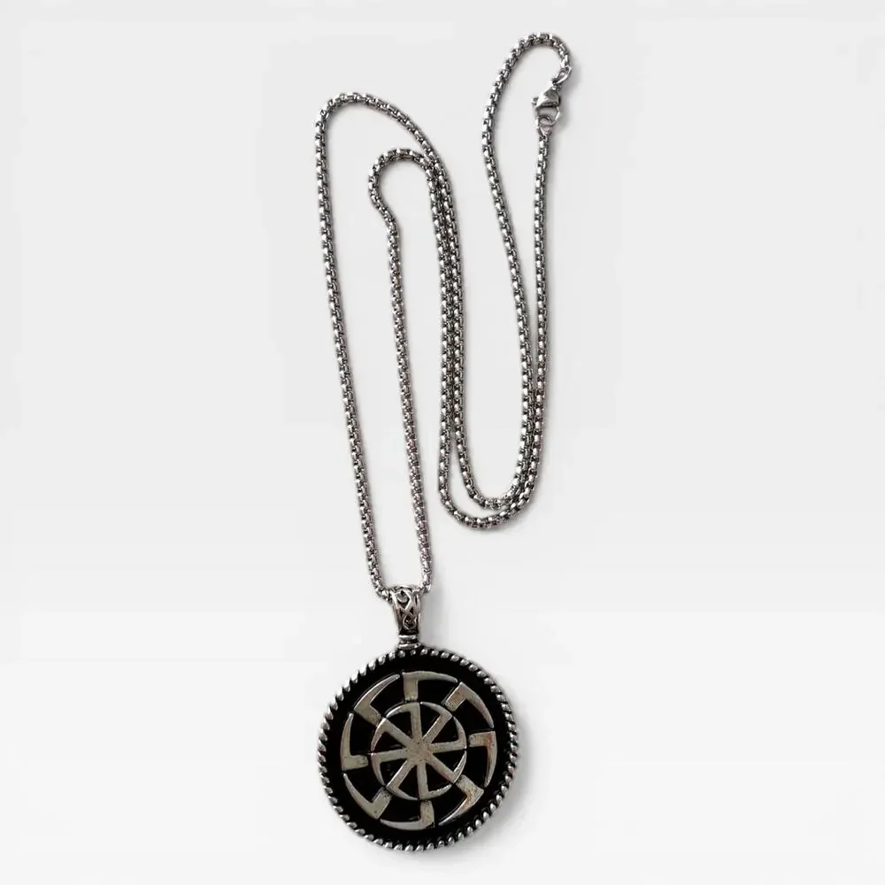 Men’s Vintage Round Pendant Necklace